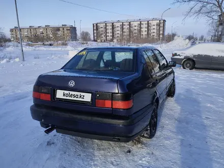 Volkswagen Vento 1996 года за 1 200 000 тг. в Шахтинск – фото 4