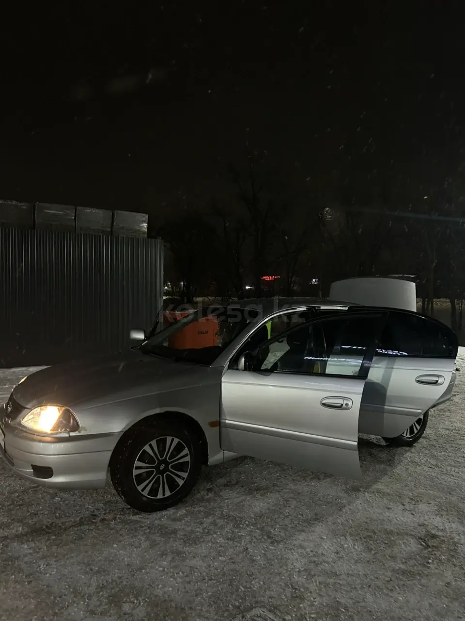 Toyota Avensis, 2002