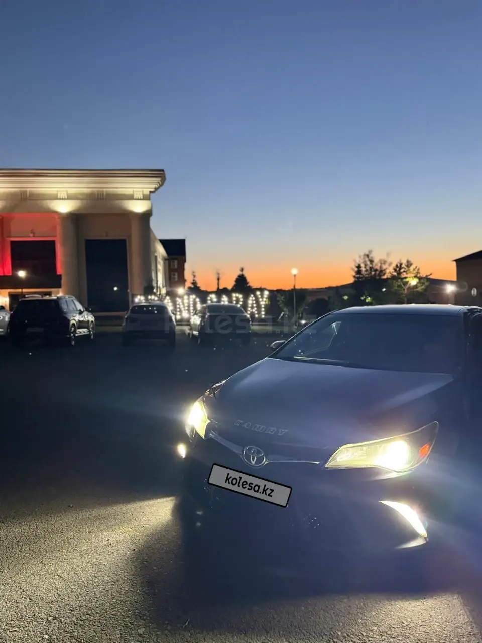 Toyota Camry, 2016