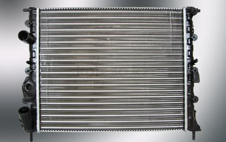 Радиатор охлаждения Рено за 13 000 тг. в Актобе