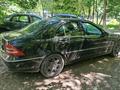 Mercedes-Benz C 240 2001 года за 2 500 000 тг. в Алматы – фото 2