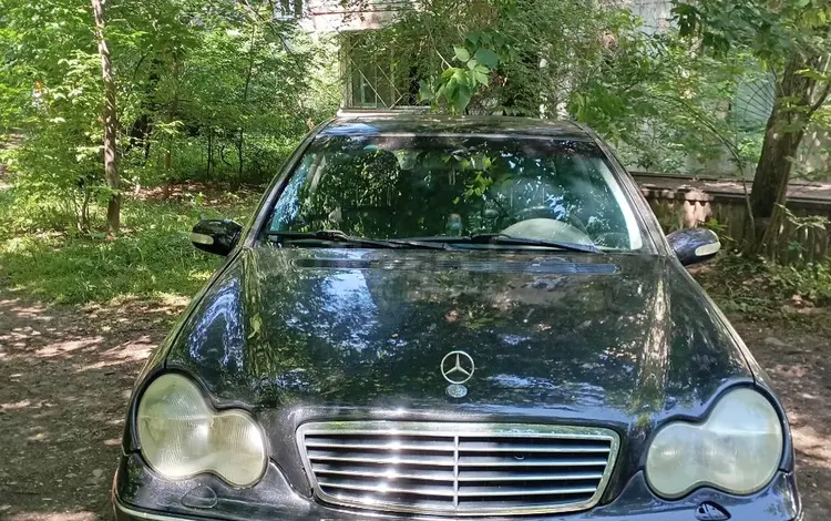 Mercedes-Benz C 240 2001 года за 2 500 000 тг. в Алматы