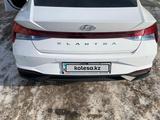 Hyundai Elantra 2021 годаfor9 800 000 тг. в Экибастуз – фото 4