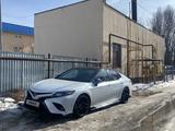 Toyota Camry 2022 года за 19 000 000 тг. в Алматы