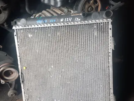 Основной радиатор на Мерседес 124 за 35 000 тг. в Караганда – фото 2