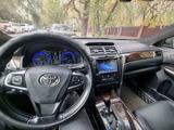 Toyota Camry 2015 года за 11 500 000 тг. в Алматы – фото 2