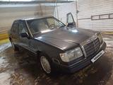 Mercedes-Benz E 230 1990 года за 1 800 000 тг. в Астана – фото 2