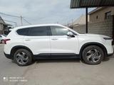 Hyundai Santa Fe 2023 года за 17 500 000 тг. в Алматы – фото 2