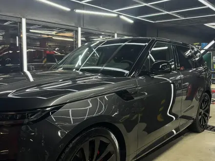 Land Rover Range Rover Sport 2025 года за 90 000 000 тг. в Алматы