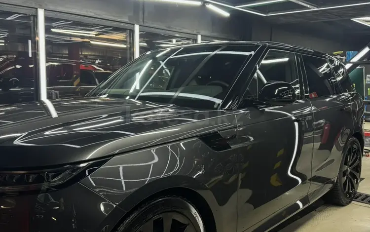 Land Rover Range Rover Sport 2025 годаүшін90 000 000 тг. в Алматы