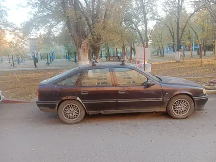 Opel Vectra 1992 года за 400 000 тг. в Караганда – фото 2