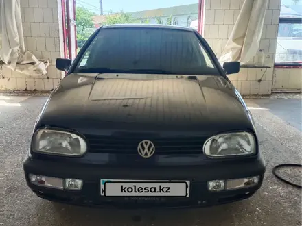 Volkswagen Golf 1996 года за 1 500 000 тг. в Алматы