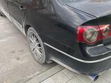 Volkswagen Passat 2007 года за 2 300 000 тг. в Караганда – фото 2