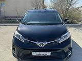 Toyota Sienna 2018 года за 16 500 000 тг. в Актау