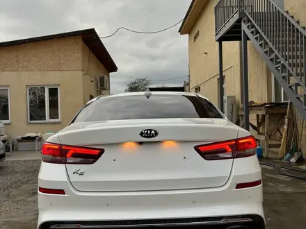 Kia K5 2018 года за 9 500 000 тг. в Алматы – фото 4