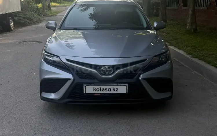 Toyota Camry 2021 года за 12 500 000 тг. в Алматы