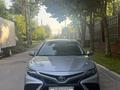 Toyota Camry 2021 года за 12 500 000 тг. в Алматы – фото 2