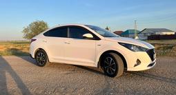 Hyundai Accent 2021 года за 7 200 000 тг. в Актобе – фото 2