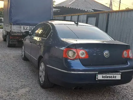 Volkswagen Passat 2005 года за 4 500 000 тг. в Алматы – фото 4