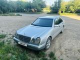 Mercedes-Benz E 200 1996 годаүшін2 250 000 тг. в Семей – фото 3