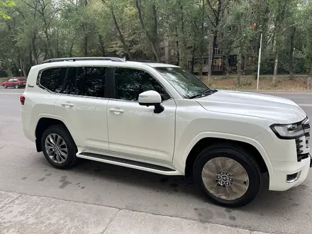 Toyota Land Cruiser 2023 года за 58 900 000 тг. в Алматы – фото 3