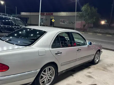 Mercedes-Benz E 230 1995 года за 2 800 000 тг. в Туркестан – фото 14