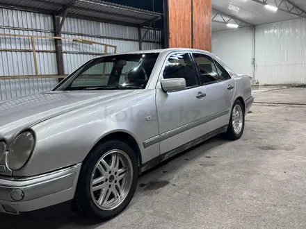 Mercedes-Benz E 230 1995 года за 2 800 000 тг. в Туркестан – фото 16