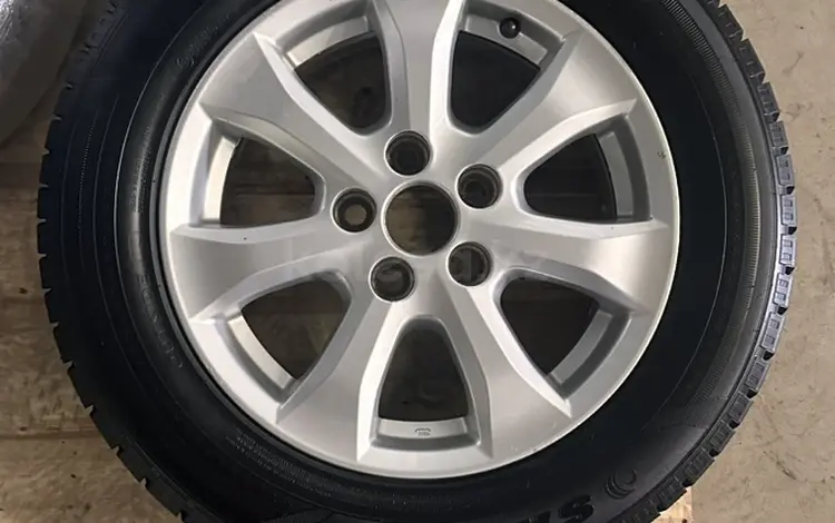 Диски R16 camry 45 с зимними шинами за 230 000 тг. в Алматы