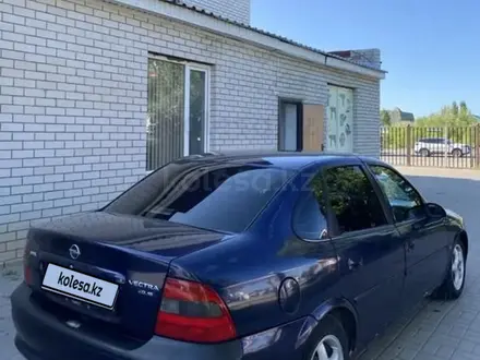 Opel Vectra 1998 года за 950 000 тг. в Актобе – фото 2