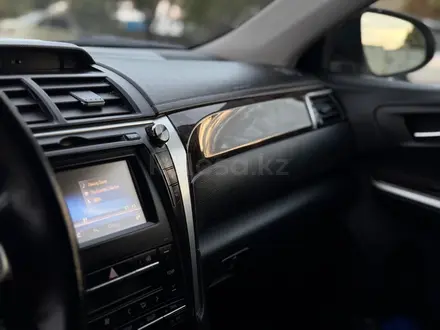 Toyota Camry 2015 года за 12 000 000 тг. в Алматы – фото 31