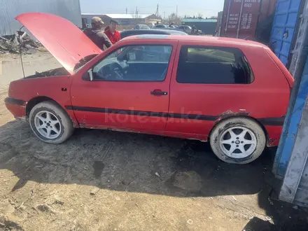 Volkswagen Golf 1995 года за 10 000 тг. в Астана – фото 2