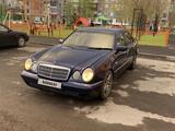 Mercedes-Benz E 230 1997 годаүшін2 400 000 тг. в Караганда