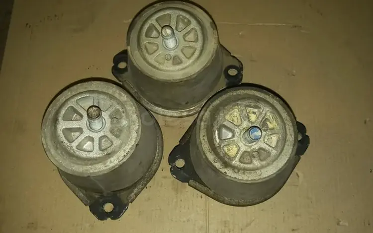 Подушка двигателя Volkswagen tuareg за 2 468 тг. в Алматы