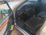 Mercedes-Benz E 220 1993 годаүшін1 800 000 тг. в Алматы – фото 3