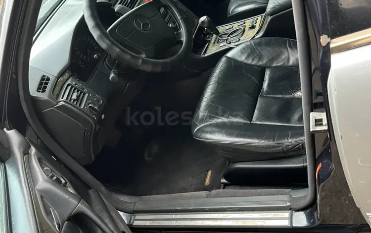 Mercedes-Benz E 320 1997 года за 2 200 000 тг. в Алматы