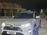 Toyota RAV4 2021 года за 15 500 000 тг. в Уральск