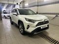 Toyota RAV4 2021 года за 15 500 000 тг. в Уральск – фото 4