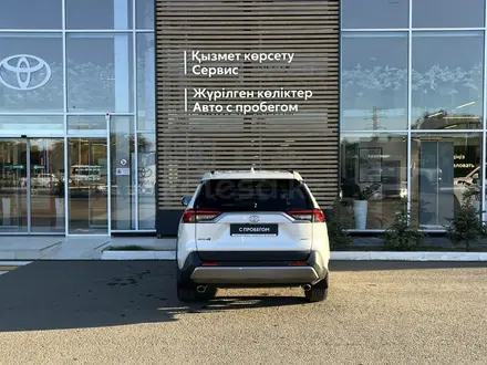 Toyota RAV4 2021 года за 15 500 000 тг. в Уральск – фото 14