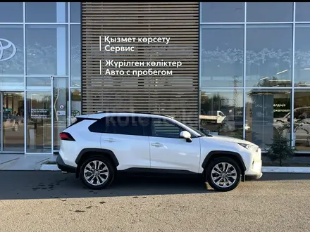 Toyota RAV4 2021 года за 15 500 000 тг. в Уральск – фото 16