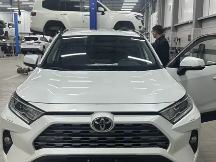 Toyota RAV4 2021 года за 15 500 000 тг. в Уральск – фото 8