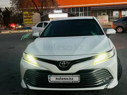 Toyota Camry 2018 года за 12 000 000 тг. в Алматы – фото 2