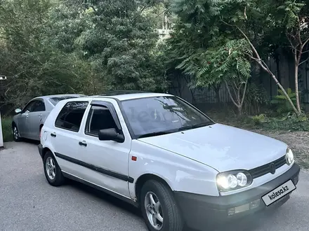 Volkswagen Golf 1996 года за 1 300 000 тг. в Алматы – фото 4