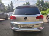 Volkswagen Tiguan 2015 года за 9 700 000 тг. в Алматы – фото 4