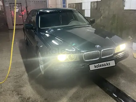 BMW 728 1996 года за 2 100 000 тг. в Караганда