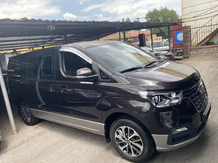 Hyundai Starex 2019 годаүшін17 800 000 тг. в Алматы – фото 2