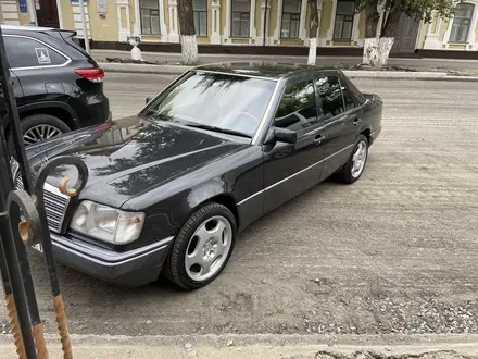 Mercedes-Benz E 320 1993 года за 3 500 000 тг. в Павлодар – фото 8