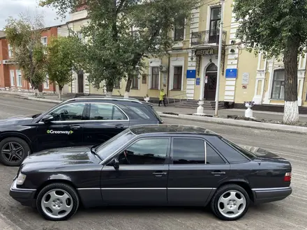 Mercedes-Benz E 320 1993 года за 3 500 000 тг. в Павлодар – фото 9
