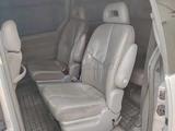 Toyota Estima 2000 года за 2 500 000 тг. в Актобе – фото 3