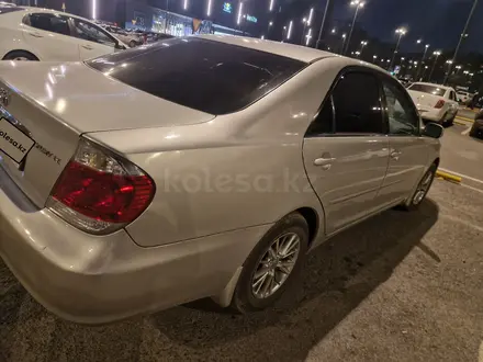 Toyota Camry 2005 года за 5 200 000 тг. в Шымкент – фото 3