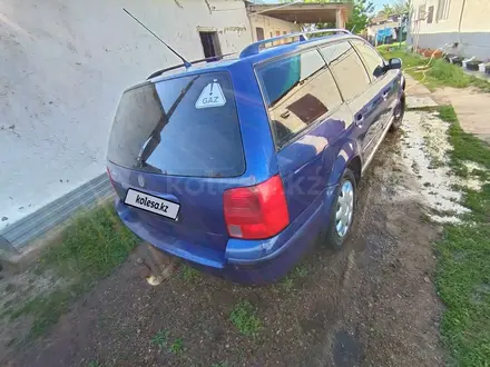 Volkswagen Passat 1998 года за 1 500 000 тг. в Уральск – фото 3